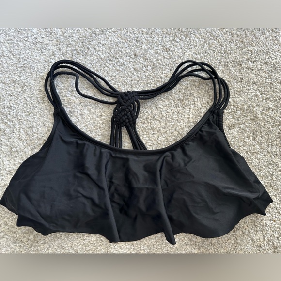 Xhilaration Other - Women’s Xhilaration Black‎ Ruffle Swim Top